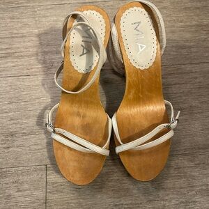 MIA Women's Tan and Cream Sandals Heels